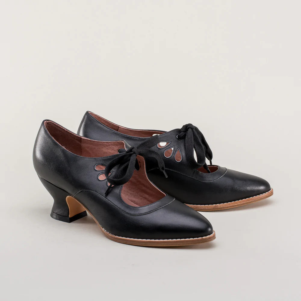 Hollow-out high-heeled lace-up large-size women's casual shoes